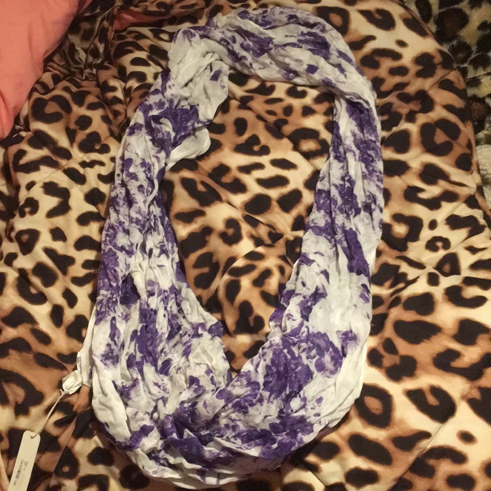 A scarf.
